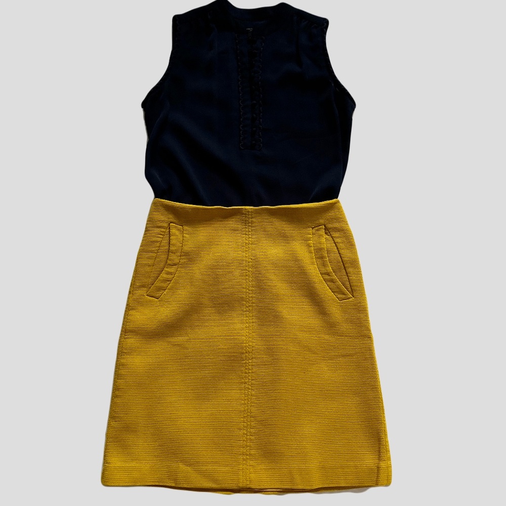 (31) Ann Taylor Factory Skirt A-Line, Size 0, Above Knee Length, Mustard Color,